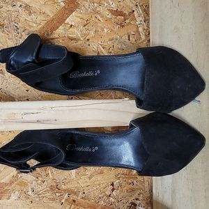 Breckelle's  Heels